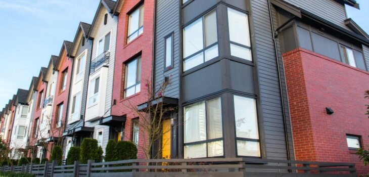 comparing-options-townhomes-image